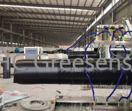 Spiral HDPE inuslation pipe jacket production machine successfully commissioning